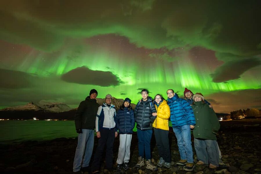 Tromsø: Northern Lights Chase, Local Guide, Foods & Pictures - The first 90 minutes: settling into the chase