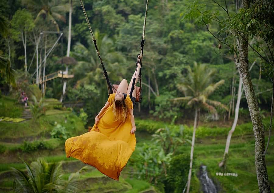 Ubud: Tegalalang Rice Terrace Photos Tour with Swing Ticket - The jungle swing and the view from above
