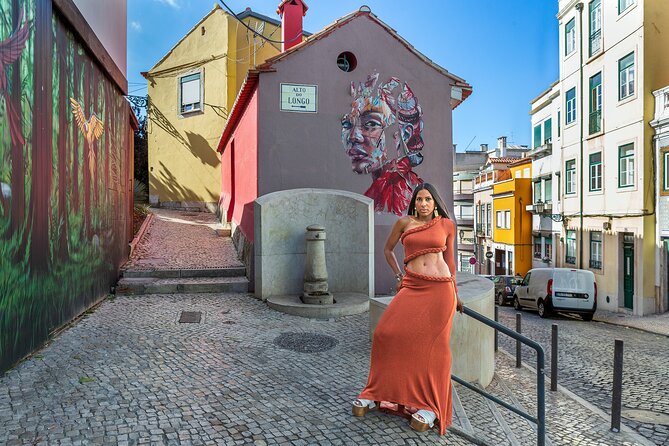 Vacation Photographer in Lisbon – Private, Professional and Fun! - Why Alfama works so well for portraits