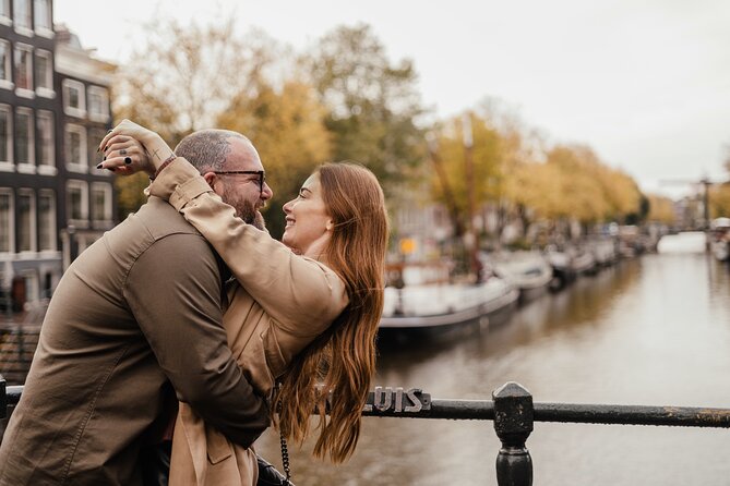 Vacation Photoshoot & Tour in Amsterdam - Starting at Melkmeisjesbrug and moving through Damrak