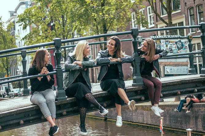 Vacation Photoshoot & Tour in Amsterdam - Preparation begins before you reach the bridge