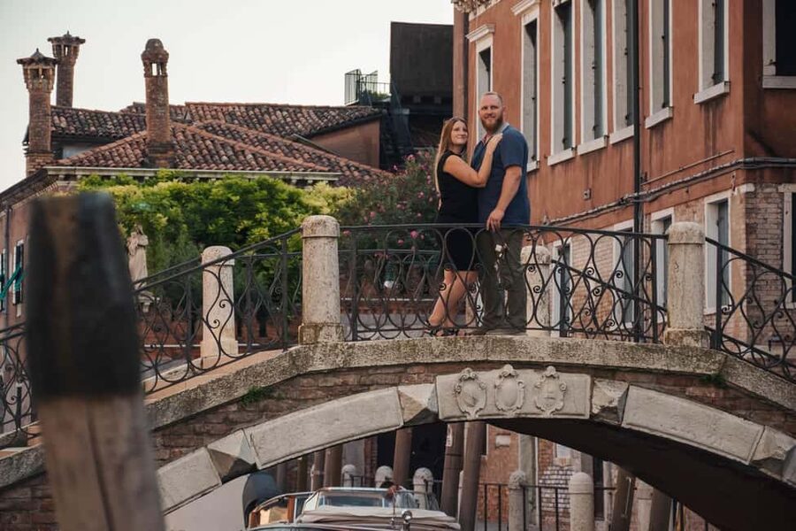 Venice: Exclusive Photoshoot in Hidden Locations - Is $96.29 good value for up to six people?