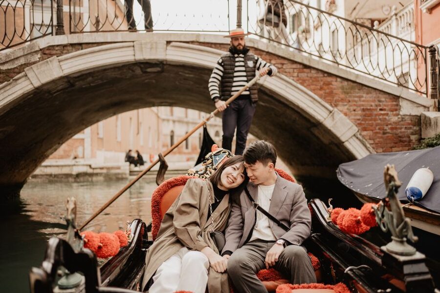 Venice: Personal Travel and Vacation Photographer Services - The edited gallery arrives within five working days