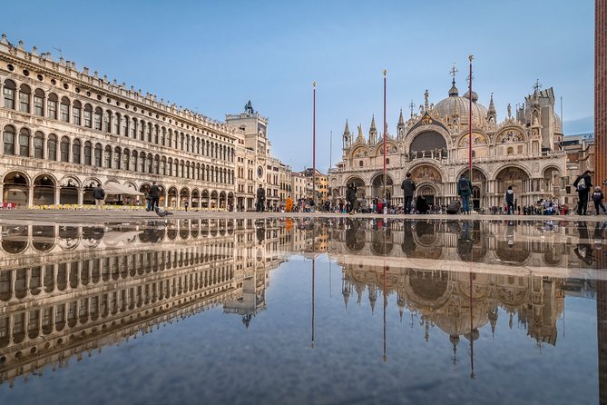 Venice Photography Masterclass - Private Photography Lesson - The city streets reveal a different Venice