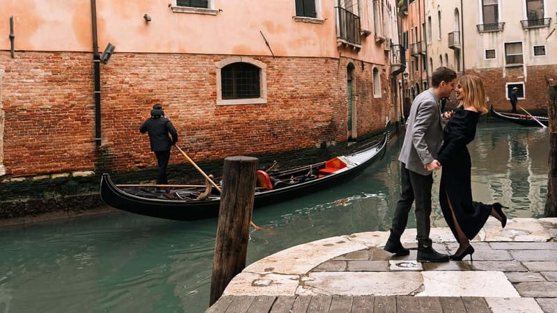 Venice private photo shoot with a local photographer! - Key points to know before booking