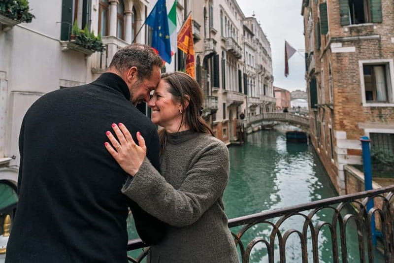 Venice private photo shoot with a local photographer! - Choosing clothes, timing, and comfort