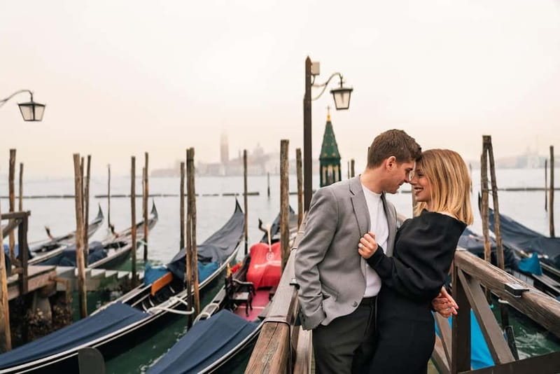 Venice private photo shoot with a local photographer! - Practical booking advice