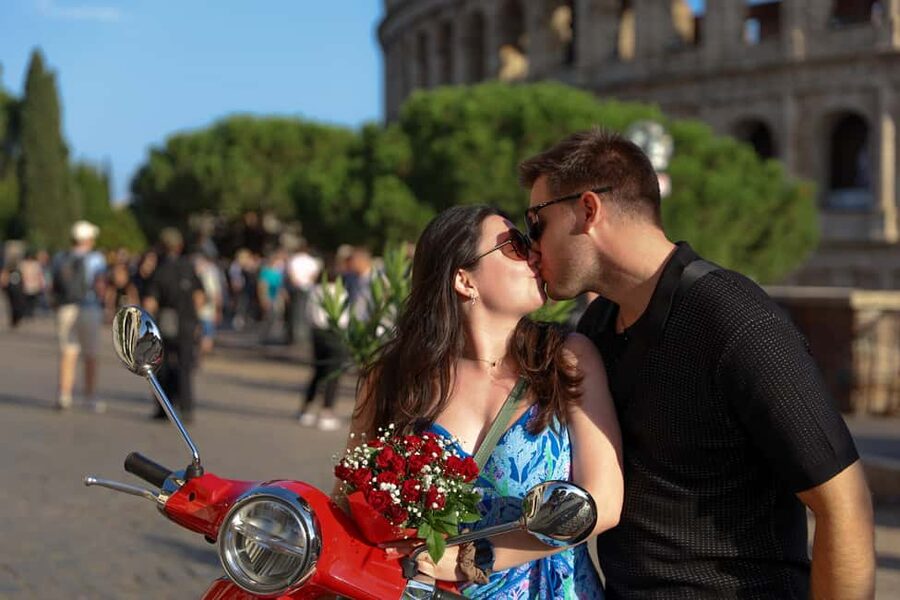 Vespa Rome Photography Tour by Local - Guides, Languages, and Personal Attention