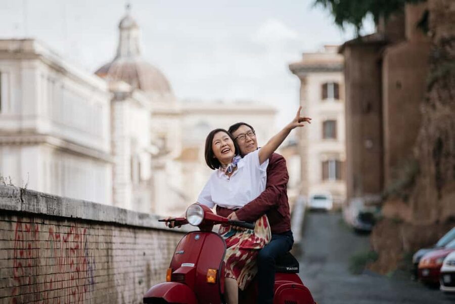 Vespa Tour with Professional Photography in Rome - Gianicolo Terrace for the Main Viewpoint