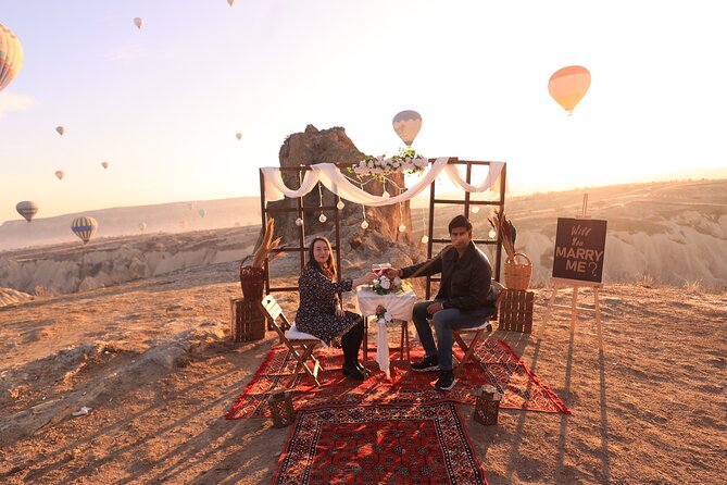 Wedding Proposal and Photoshoot with Hot Air Balloons - What the $187.60 group price really covers